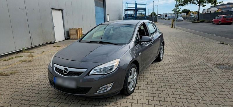 Braun Gebraucht 2012 Opel Astra Edition Limousine | 4.500 € (Fairer Preis) - Bild 1/4