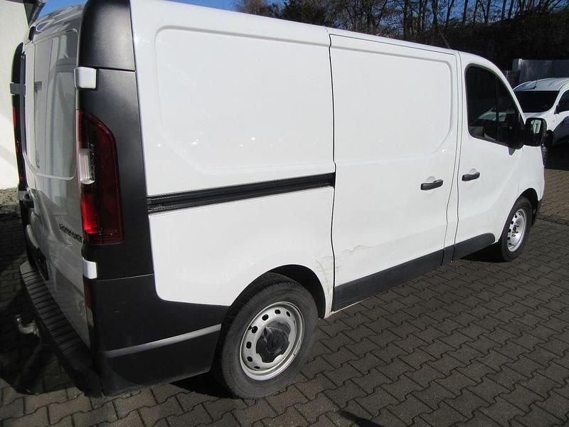 Gebraucht Renault Trafic Komfort 131 PS (96 kW) 2022 Weiss Van / Kleinbus