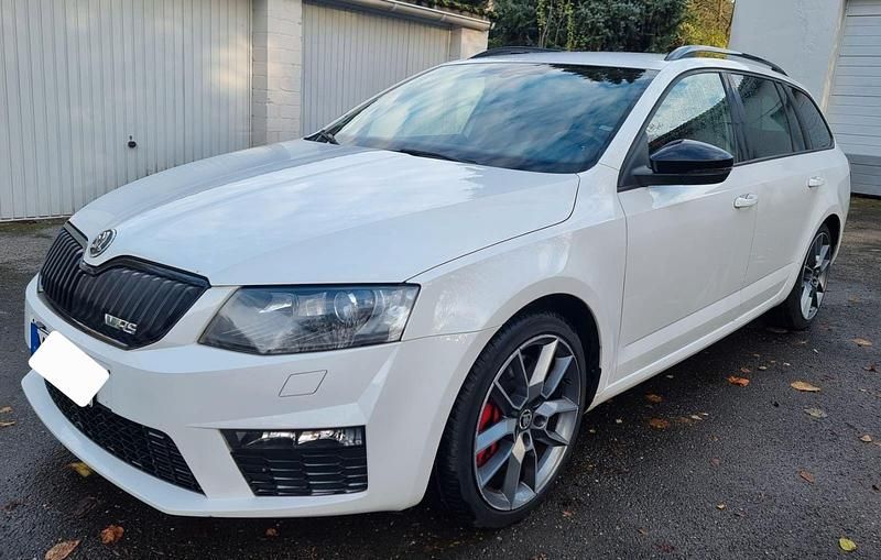 Weiß Gebraucht 2013 Skoda Octavia RS Kombi | 8.850 € (Guter Preis) - Bild 1/4