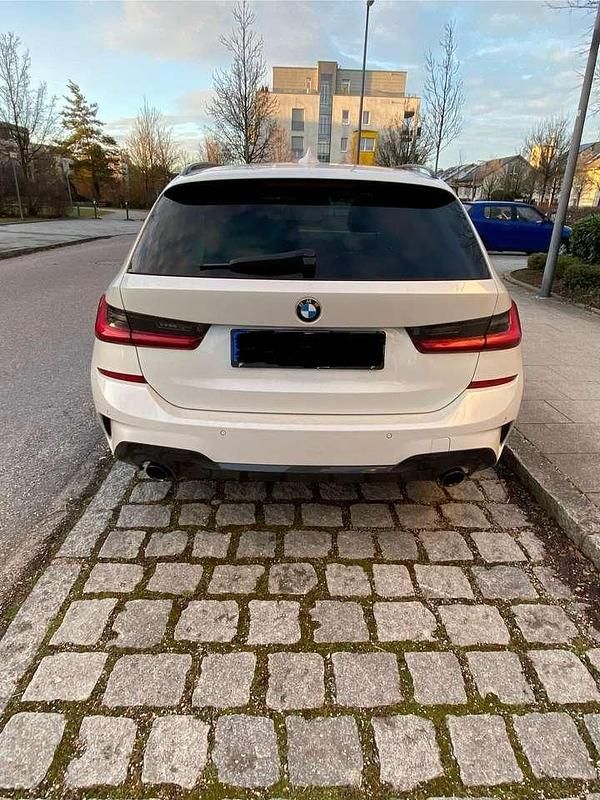 Gebraucht BMW 330 M Sport 265 PS (194 kW) 2019 Weiß Kombi