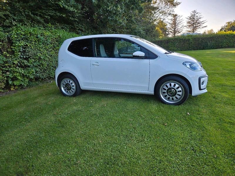 Gebraucht VW up! move up! 60 PS (44 kW) 2017 Weiß Kleinwagen