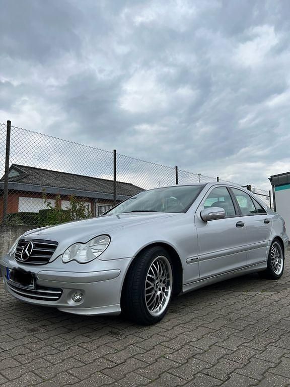 Gebraucht Mercedes C220 Classic 150 PS (110 kW) 2004 Silber Limousine