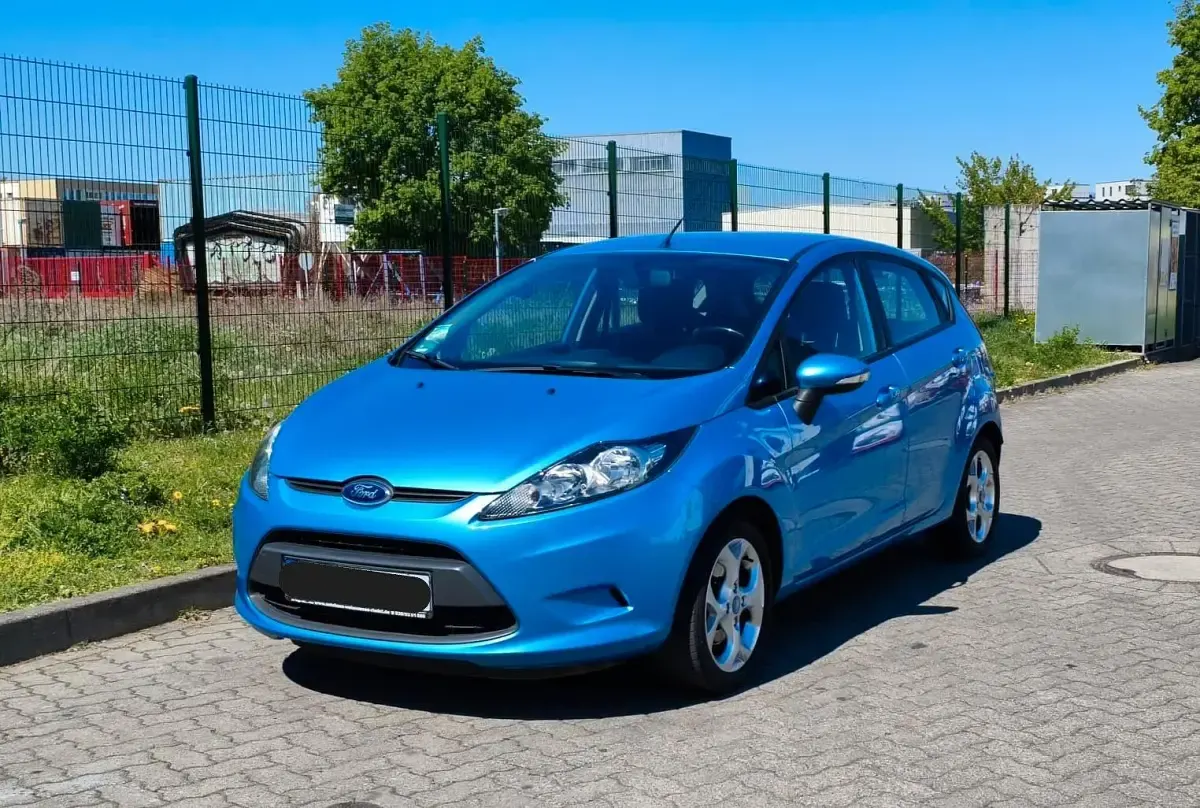 Używany Ford Fiesta 82 KM (60 kW) 2012 Niebieski Hatchback