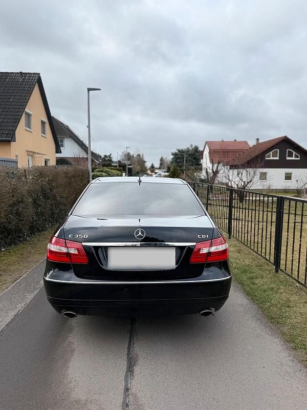 Gebraucht Mercedes E350 231 PS (169 kW) 2010 Schwarz Limousine
