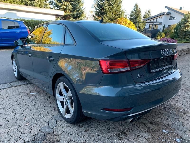 Grau Gebraucht 2019 Audi A3 Limousine | 11.900 € (Superpreis) - Bild 1/4