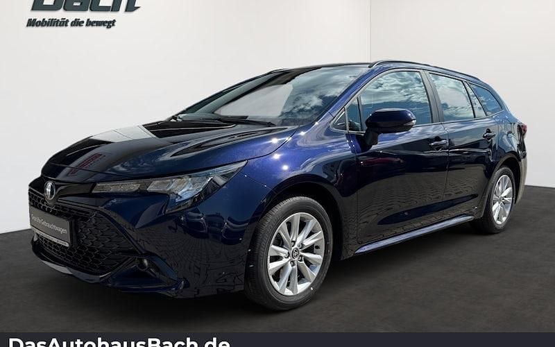 Blau Gebraucht 2024 Toyota Corolla Business Edition Kombi | 27.990 € (Guter Preis) - Bild 1/4
