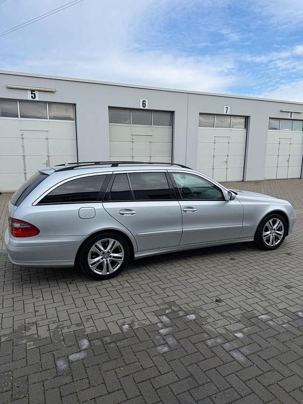 Gebraucht Mercedes E200 184 PS (135 kW) 2008 Silber Kombi