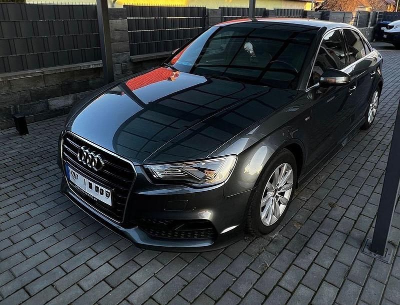 Gebraucht Audi A3 S-Line 125 PS (91 kW) 2015 Grau Limousine
