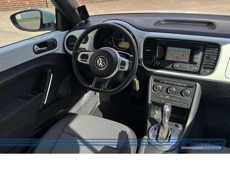 Gebraucht VW Beetle Cup 105 PS (77 kW) 2015 Weiß Kleinwagen