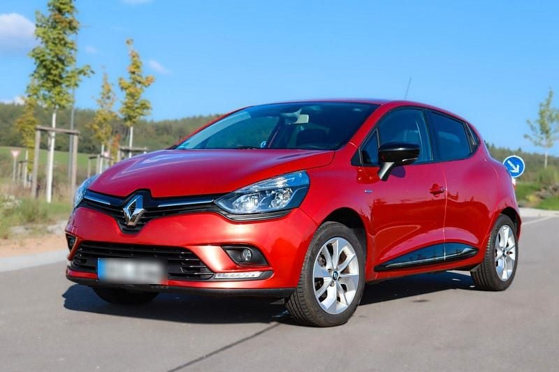 Rot Gebraucht 2017 Renault Clio IV LIMITED Kleinwagen | 6.300 € (Fairer Preis) - Bild 1/4