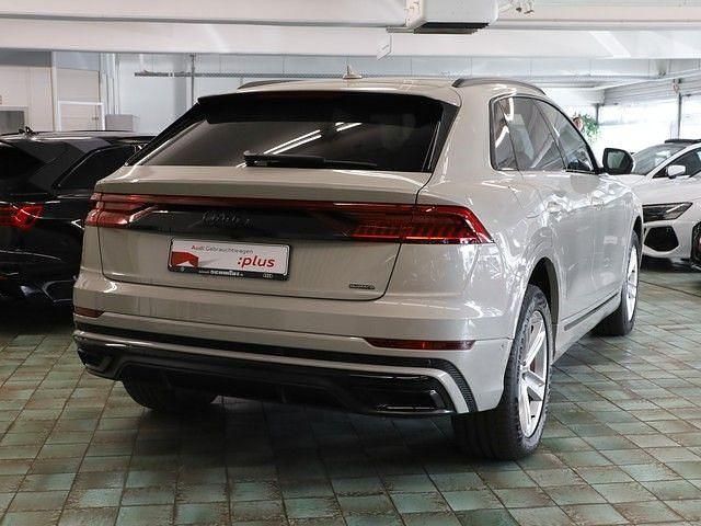 Gebraucht Audi Q8 S-Line 381 PS (280 kW) 2022 Vikunjabeige metallic SUV