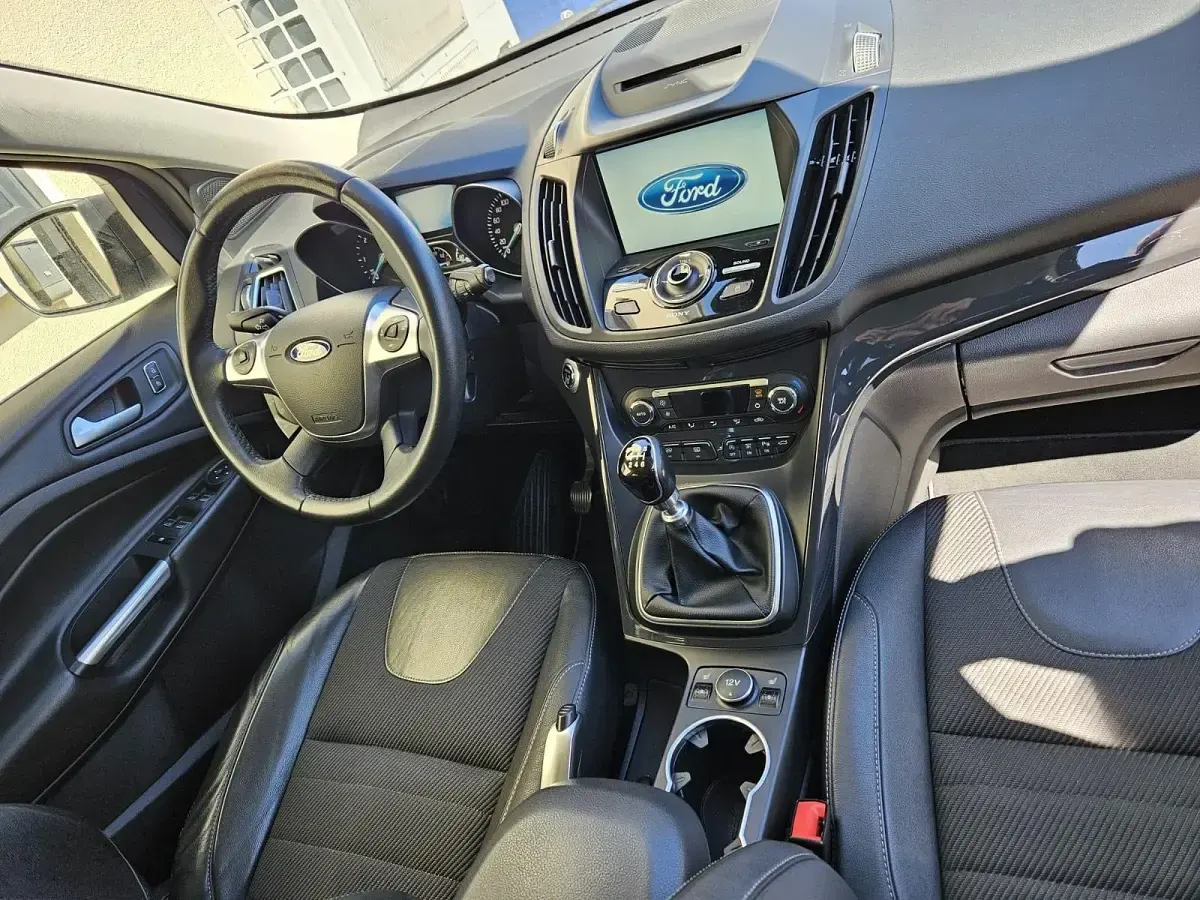 Gebraucht Ford Kuga 180 PS (132 kW) 2016 Grau SUV