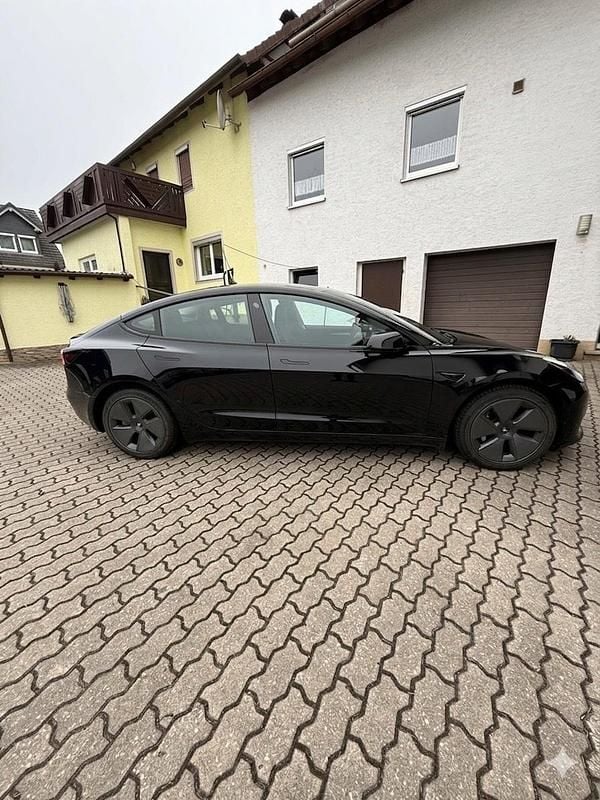 Gebraucht Tesla Model 3 RWD 239 kW (325 PS) 2022 Schwarz Limousine