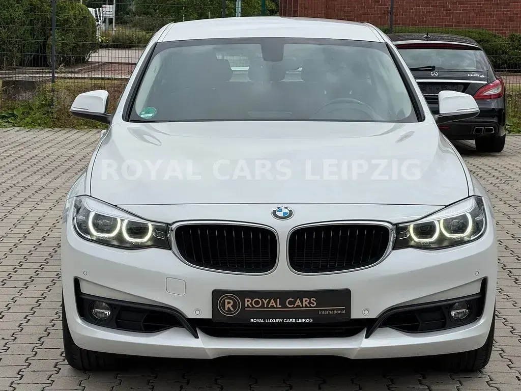 Gebraucht BMW 325 Sport Line 224 PS (164 kW) 2017 Weiß Limousine