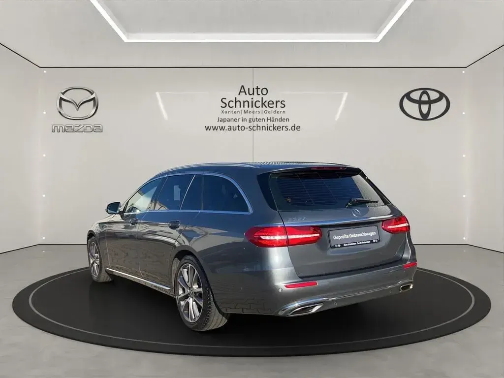 Gebraucht Mercedes E250 Avantgarde 211 PS (155 kW) 2018 Selenitgrau  metalliclack Kombi