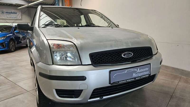 Silber Gebraucht 2005 Ford Fusion Ambiente Kleinwagen | 580 € (Guter Preis) - Bild 1/4
