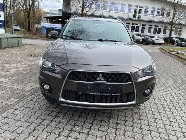 Gebraucht Mitsubishi Outlander Intense 177 PS (130 kW) 2011 Gold SUV
