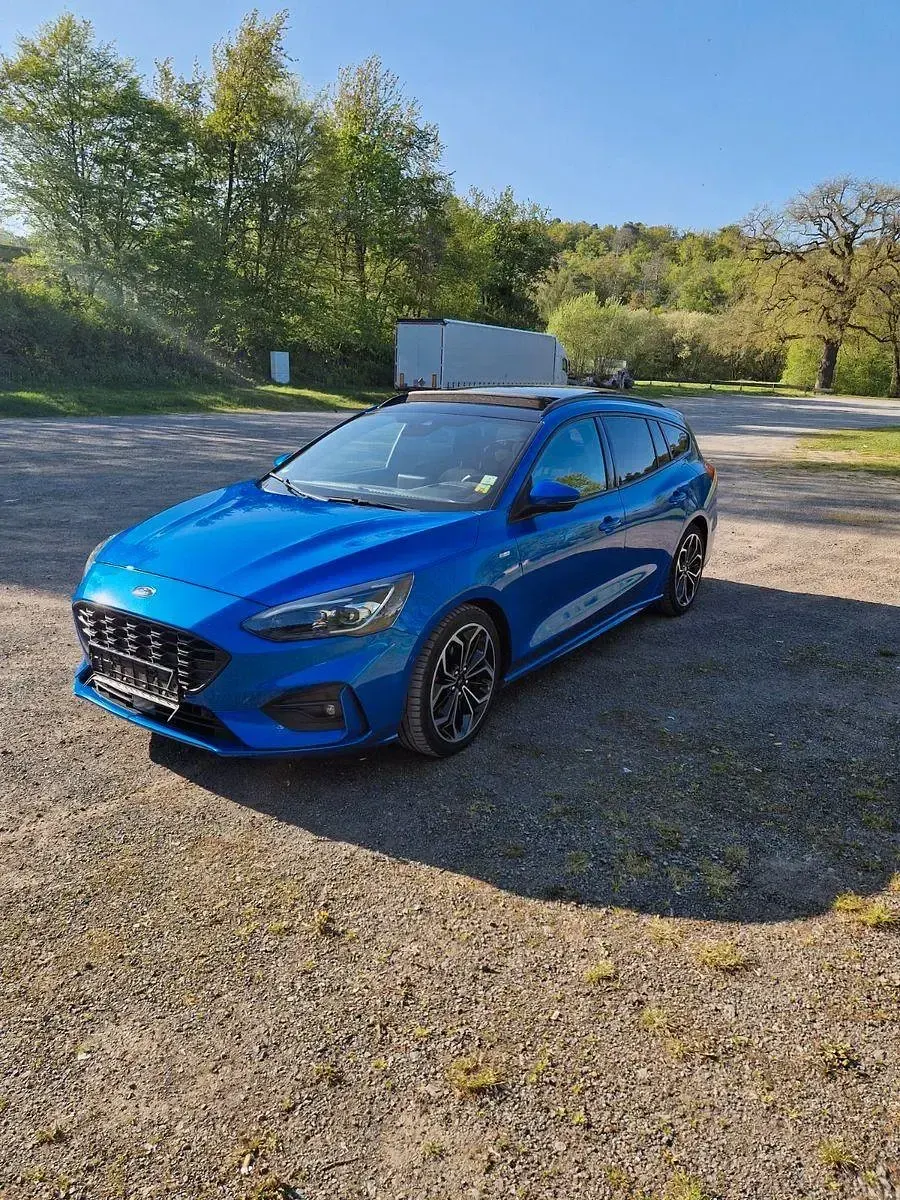 Gebraucht Ford Focus ST-Line 150 PS (110 kW) 2020 Blau Limousine