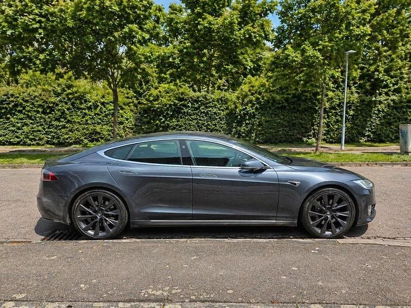 Usado Tesla Model S Standard Range 325 kW (443 CV) 2020 Gris Utilitario