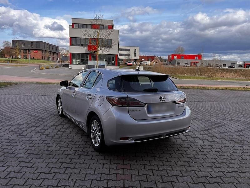 Gebraucht Lexus CT200h Executive Line 136 PS (100 kW) 2012 Silber Kleinwagen