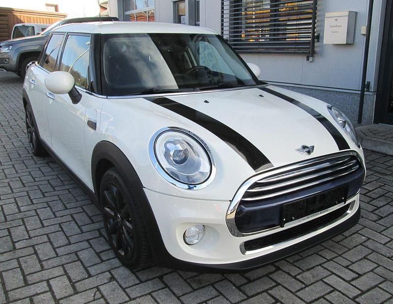 Second-hand Mini Cooper 136 CP (100 kW) 2016 Alb Hatchback