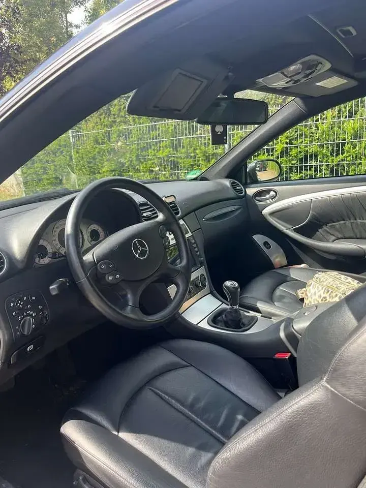 Gebraucht Mercedes CLK200 184 PS (135 kW) 2009 Schwarz Coupé