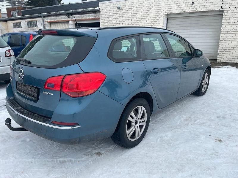 Gebraucht Opel Astra Edition 110 PS (80 kW) 2013 Blau Kombi