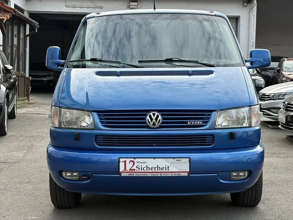 Second-hand VW Caravelle 140 CP (102 kW) 1998 Albastru Van