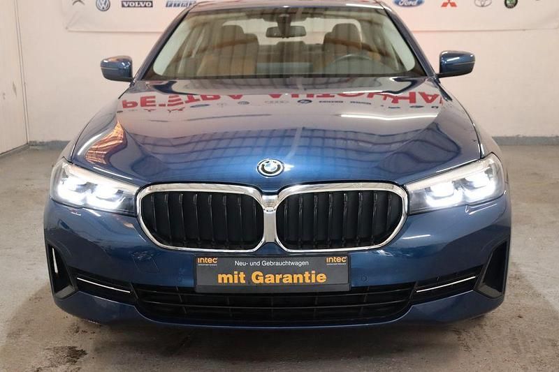 Gebraucht BMW 520 Performance 163 PS (119 kW) 2022 Blau Limousine