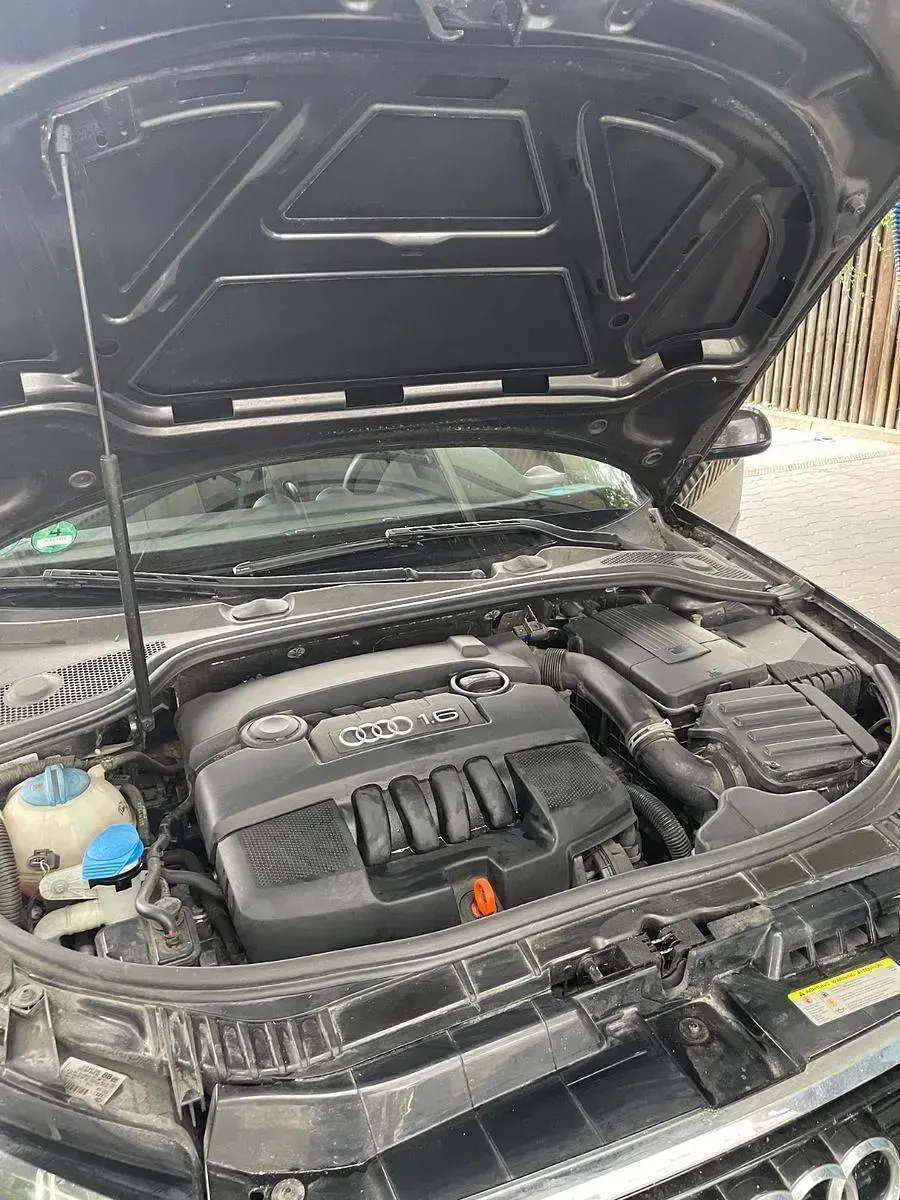 Gebraucht Audi A3 Attraction 102 PS (75 kW) 2010 Grau Kleinwagen