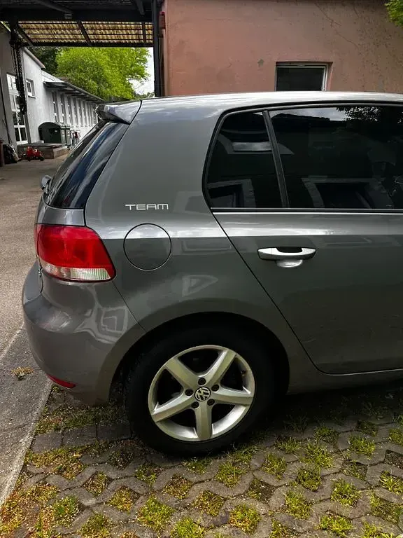 Gebraucht VW Golf VI Team 102 PS (75 kW) 2010 Grau Kleinwagen