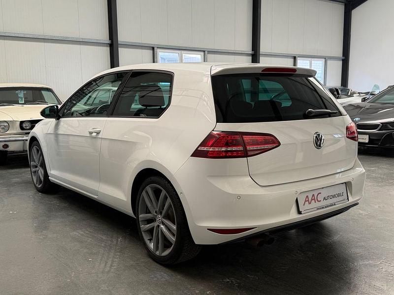 Gebraucht VW Golf VII Highline 150 PS (110 kW) 2015 Weiß Limousine