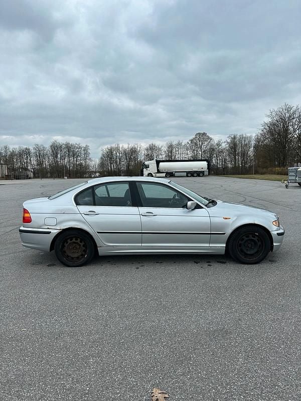 Gebraucht BMW 320 170 PS (125 kW) 2003 Silber Limousine
