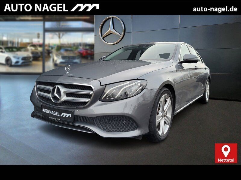 Selenitgrau metalliclack Gebraucht 2016 Mercedes E200 Avantgarde Limousine | 23.986 € (Fairer Preis) - Bild 1/4