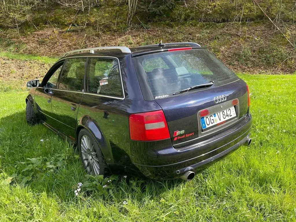 Używany Audi S6 Sport 340 KM (250 kW) 2002 Niebieski Kombi