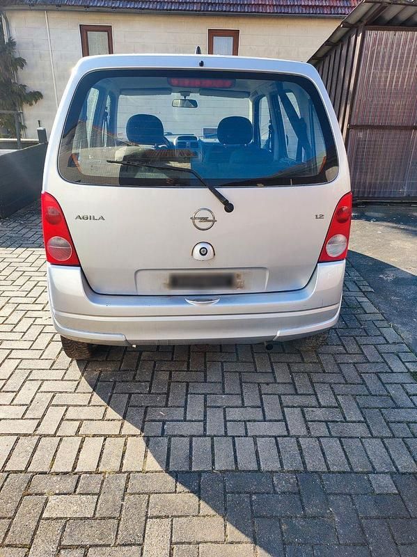 Gebraucht Opel Agila 75 PS (55 kW) 2004 Silber Van / Kleinbus
