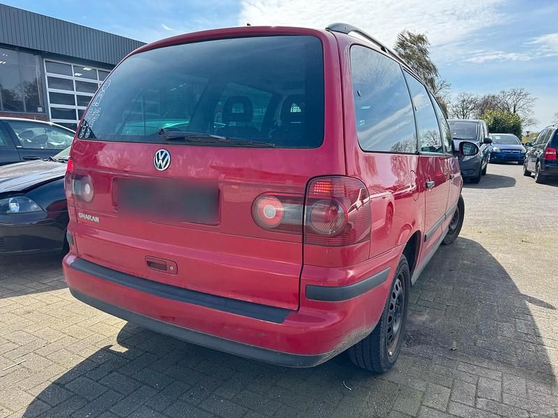 Gebraucht VW Sharan 116 PS (85 kW) 2009 Rot Van / Kleinbus
