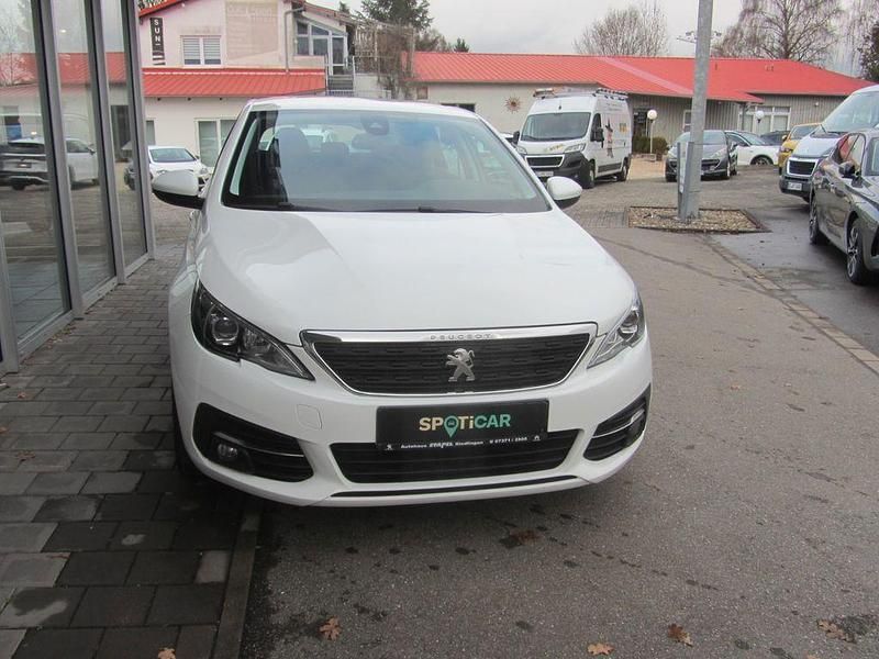 Gebraucht Peugeot 308 Active 131 PS (96 kW) 2021 Weiß Kombi