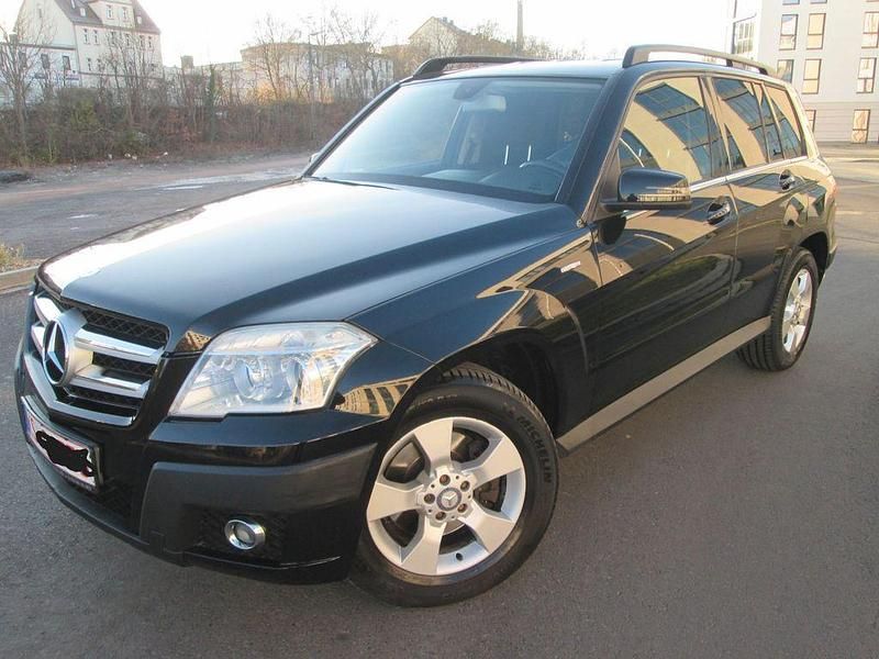 Schwarz Gebraucht 2009 Mercedes GLK220 SUV | 8.950 € (Fairer Preis) - Bild 1/4