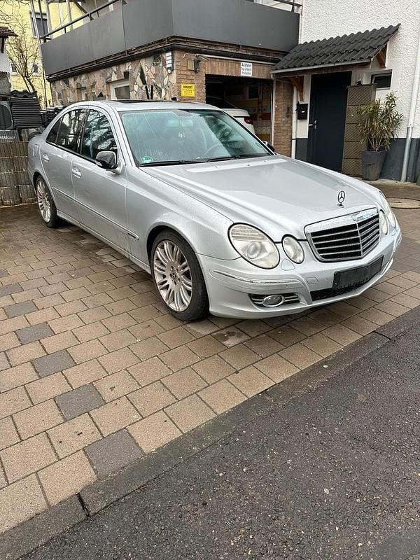 Gebraucht Mercedes E280 Avantgarde 190 PS (139 kW) 2008 Silber Limousine