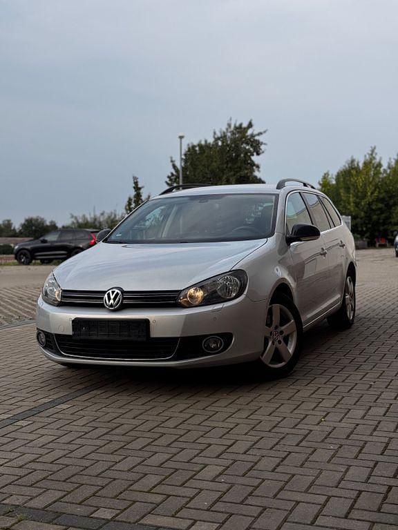 Silber Gebraucht 2012 VW Golf VII Style Kombi | 4.499 € (Guter Preis) - Bild 1/4