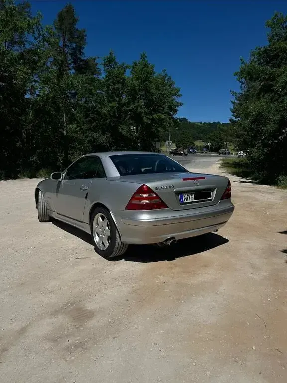 Gebraucht Mercedes SLK230 197 PS (144 kW) 2002 Silber Cabrio