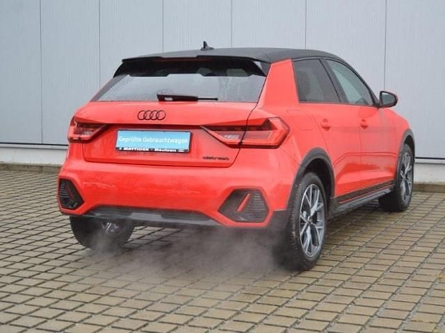 Gebraucht Audi A1 Ambiente 150 PS (110 kW) 2023 Misanorot perleffekt (metallic) SUV