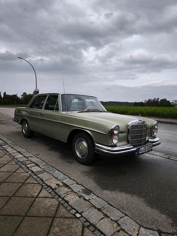 Grün Gebraucht 2025 Mercedes 280 SE Limousine | 27.999 € - Bild 1/4