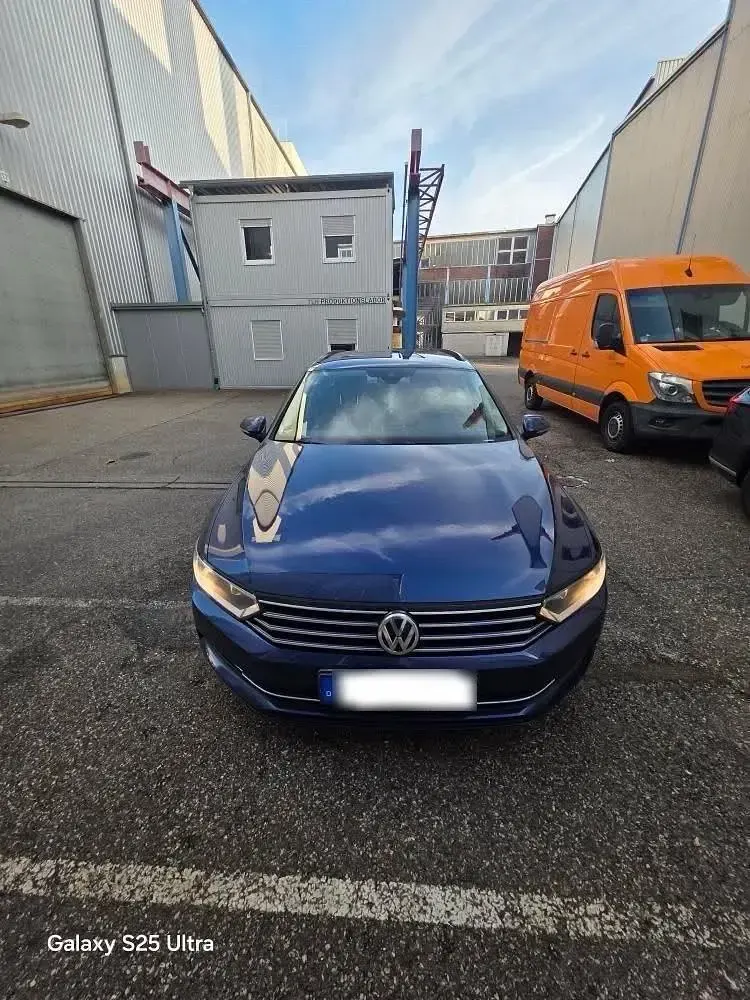 Gebraucht VW Passat 150 PS (110 kW) 2019 Blau Kombi
