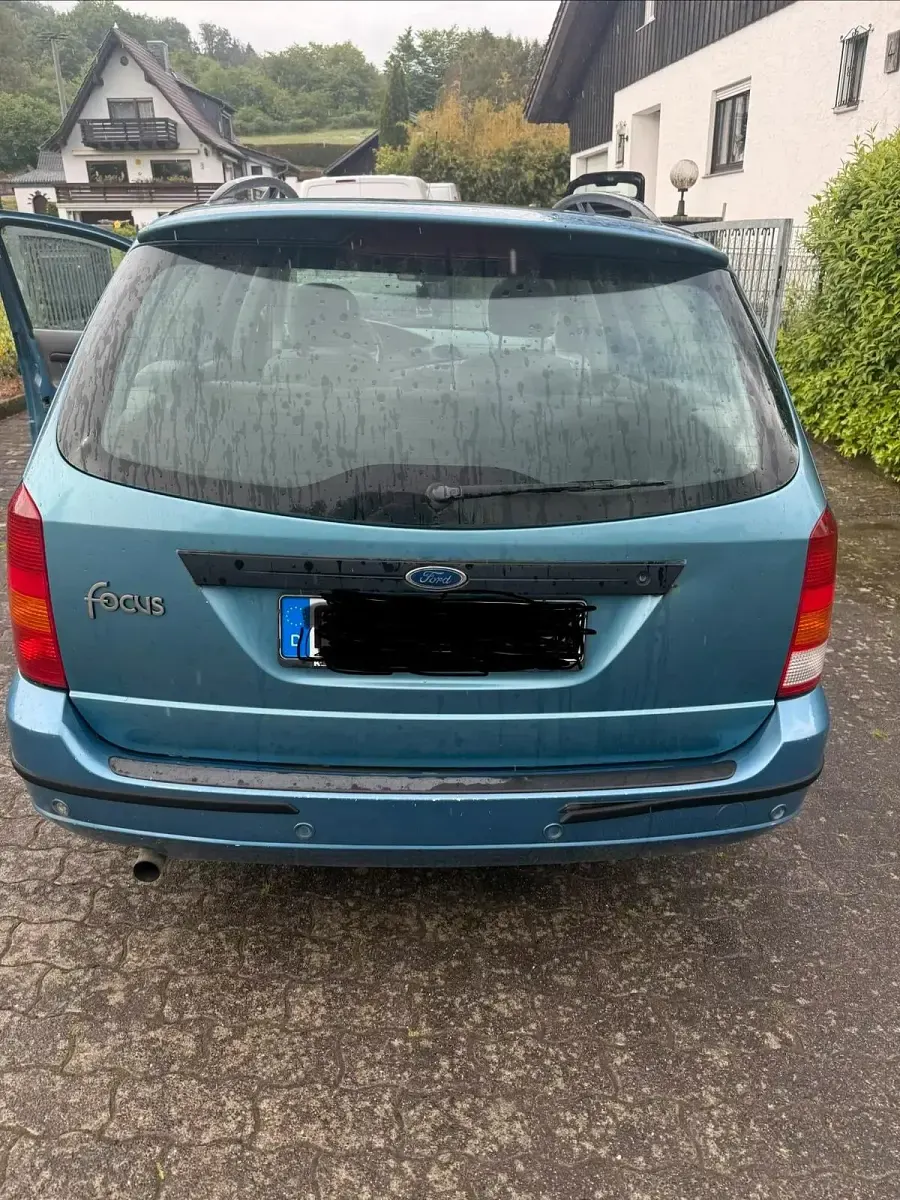 Gebraucht Ford Focus 131 PS (96 kW) 2000 Blau Kombi
