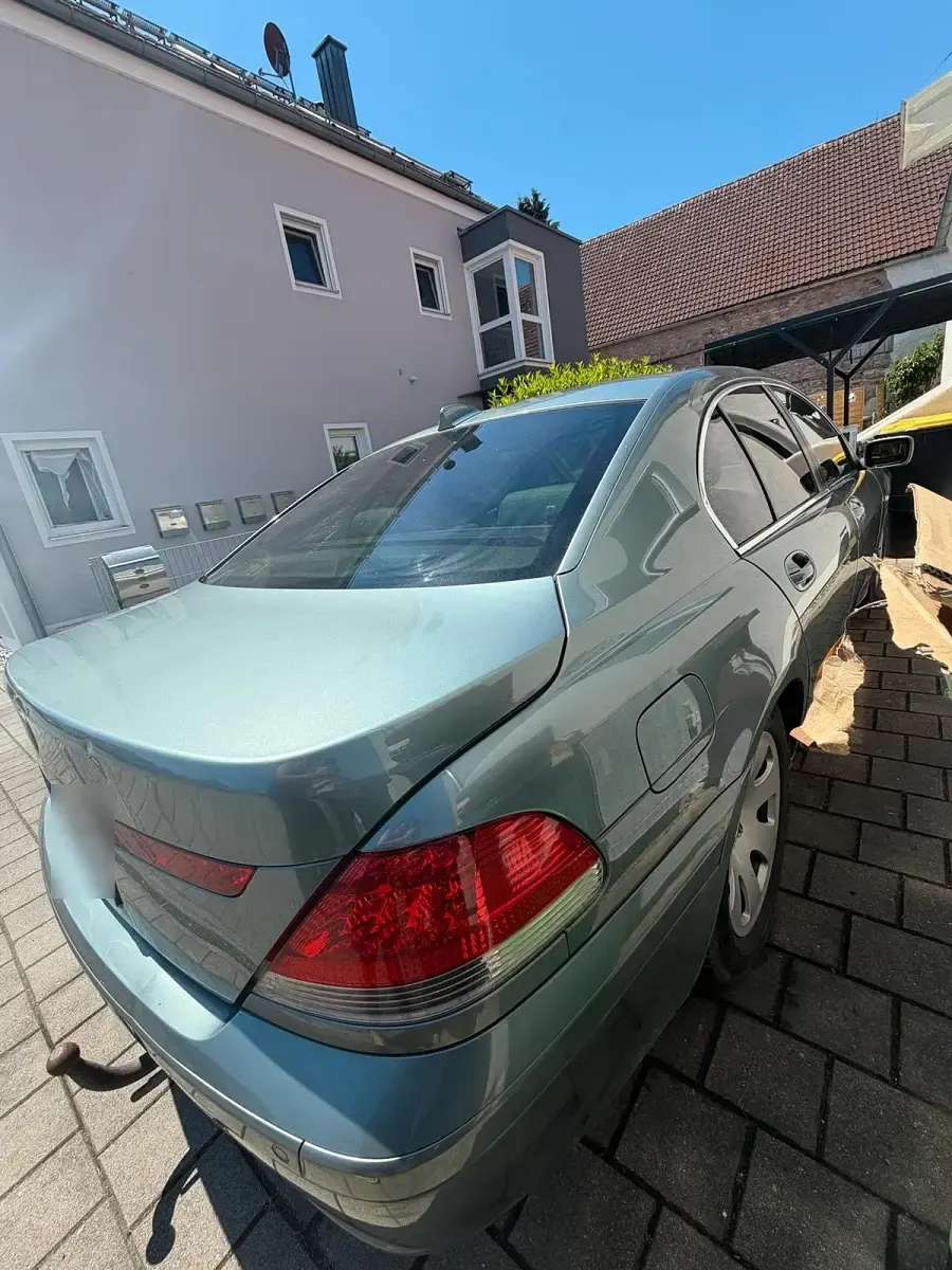 Gebraucht BMW 730 218 PS (160 kW) 2005 Andere farben Limousine