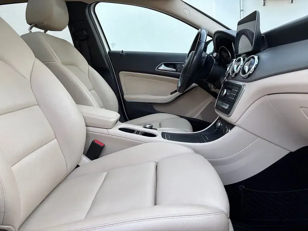 Gebraucht Mercedes GLA200 156 PS (114 kW) 2018 Weiß SUV