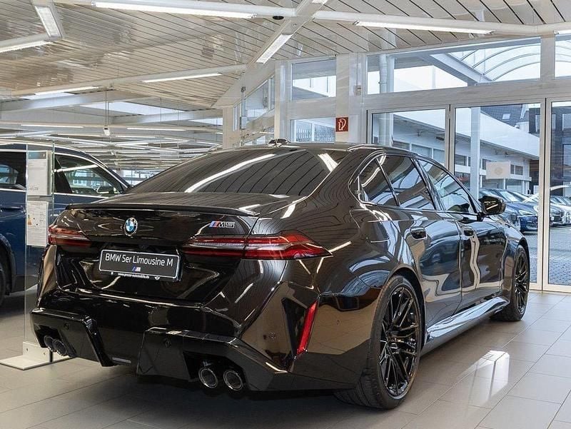 Neu BMW M5 M Sport 585 PS (430 kW) 2026 Individual lack (pre Limousine
