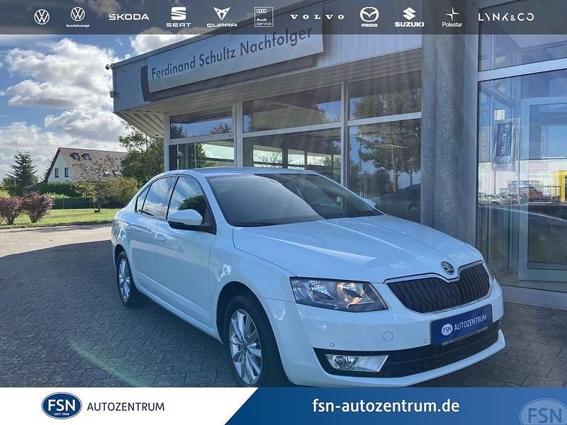 Weiß Gebraucht 2017 Skoda Octavia Style Limousine | 11.950 € (Fairer Preis) - Bild 1/4